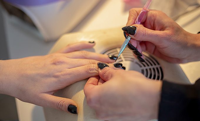 New Trends in Nail Art: How to Choose the Best Nail Light for You?
